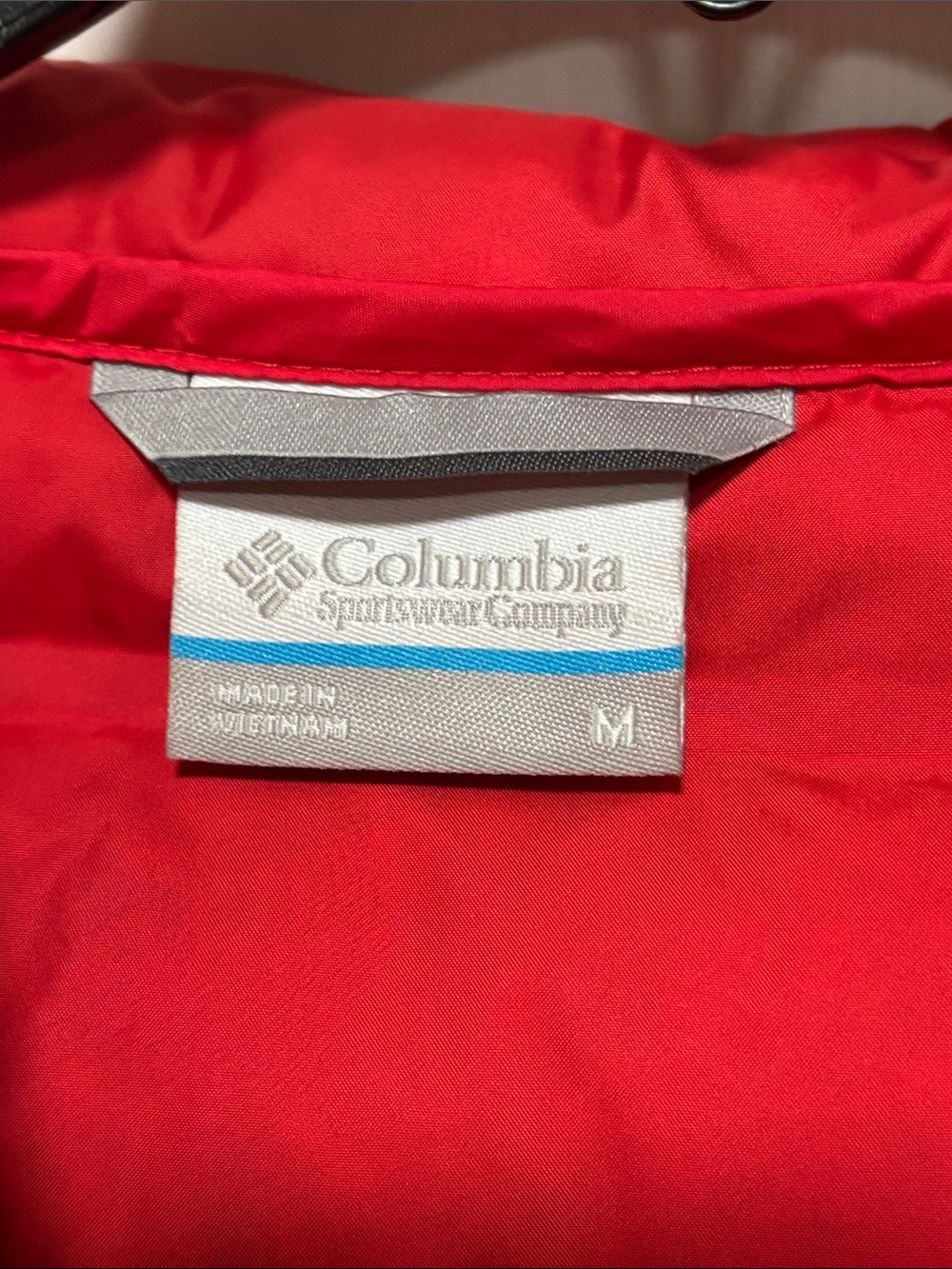 PRE OWNED Columbia LAKE 22 DOWN WOMEN'S MEDIUM LONG Red Hooded Puffer Jacket - Picture 3 of 15